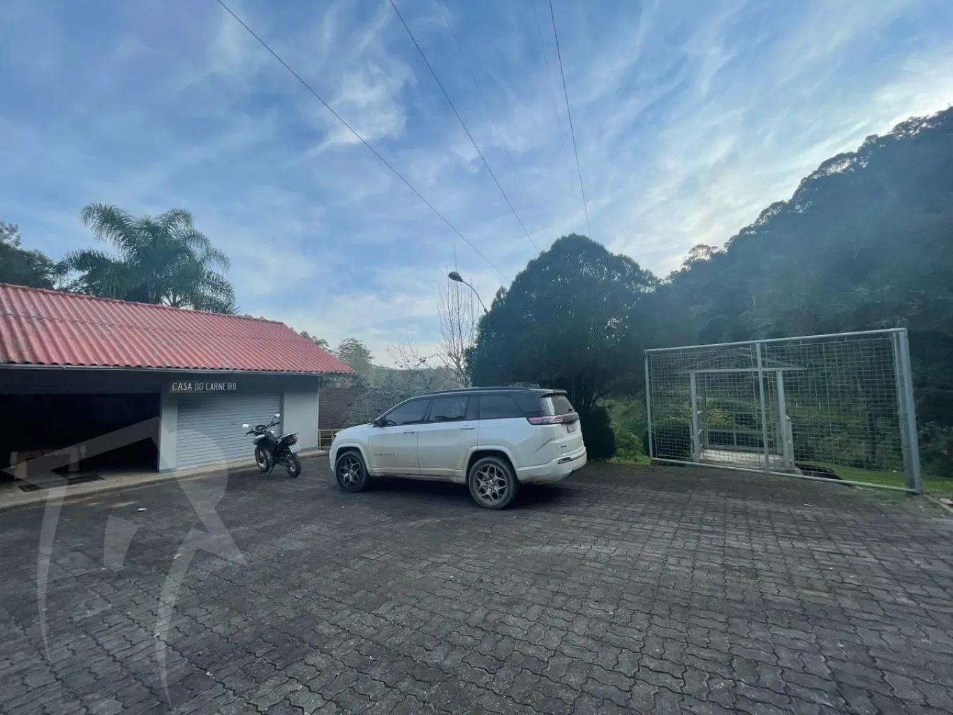 Lindo sitio em Alto Cedros de Frente para Barragem do Pinhal, com duas casas no terreno e casa de barco. — foto 3