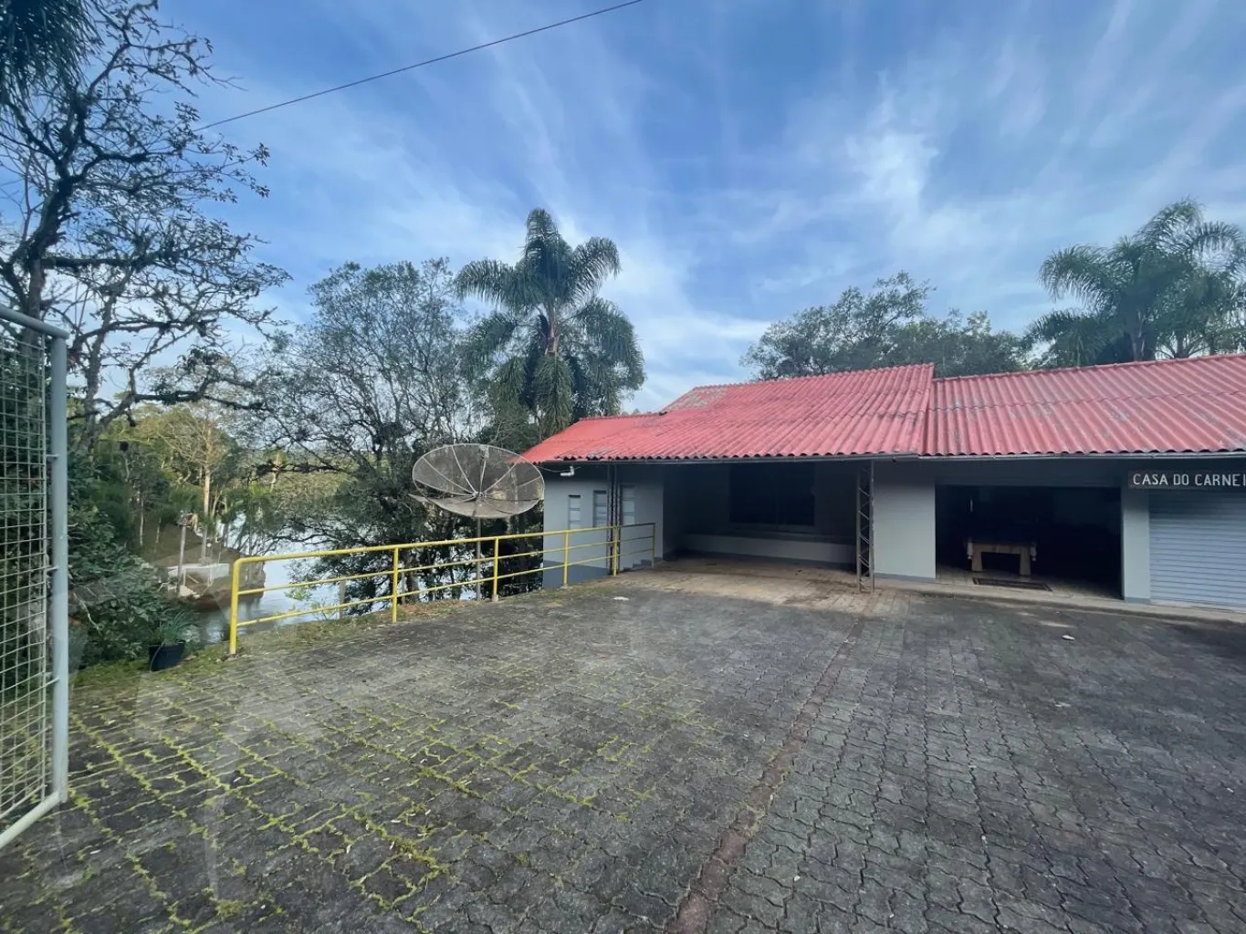 Lindo sitio em Alto Cedros de Frente para Barragem do Pinhal, com duas casas no terreno e casa de barco. — foto 5