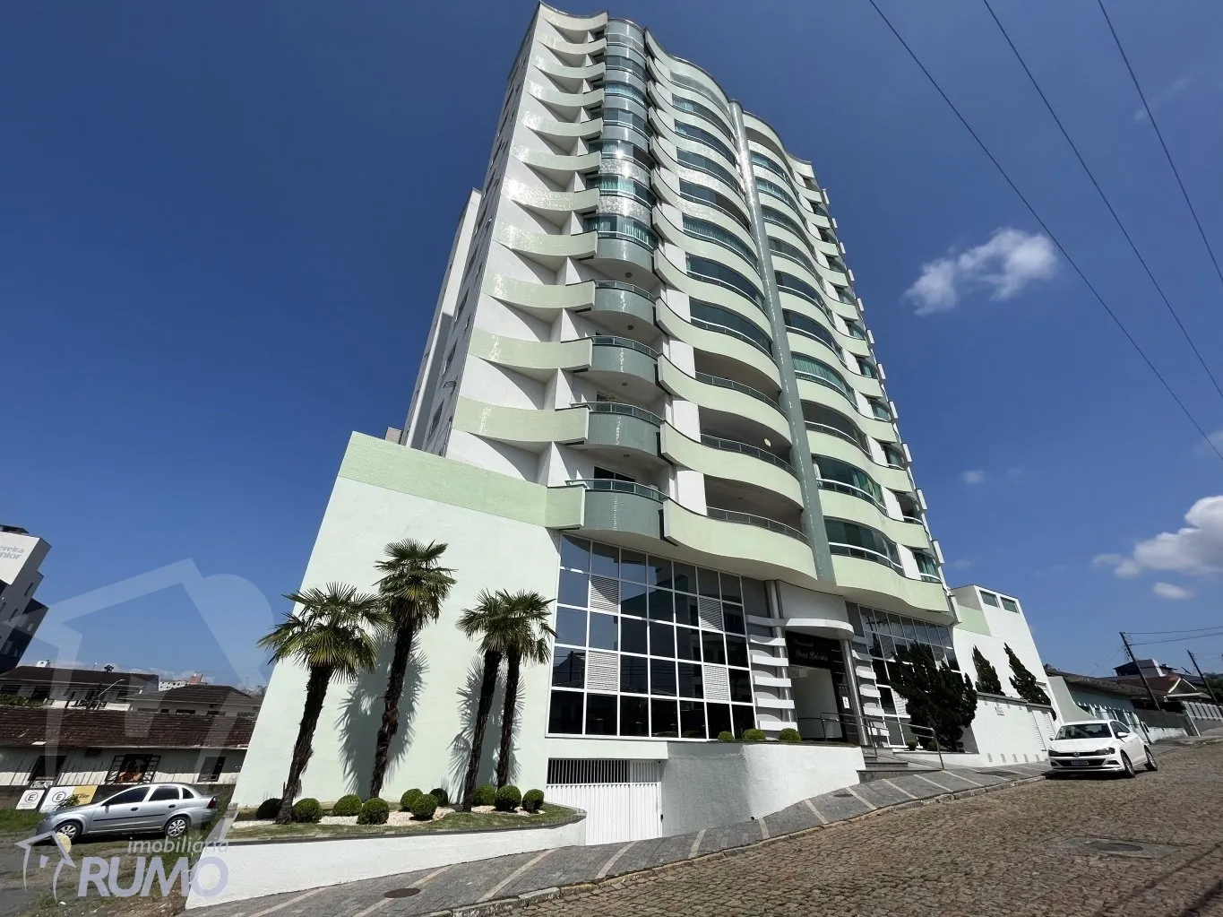 Lindo apartamento mobiliado e com duas vagas de garagem. — foto 2