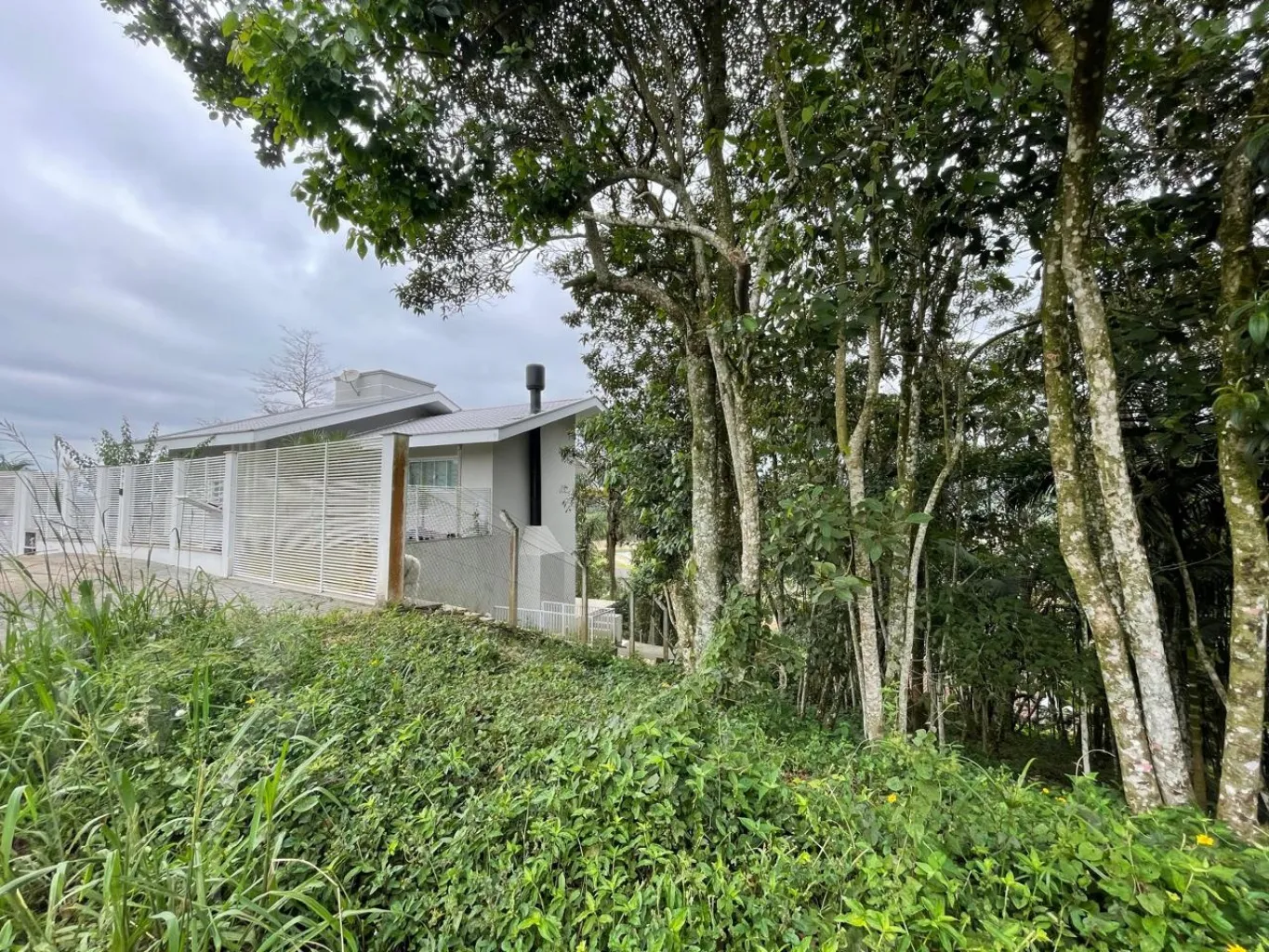 Terreno com 996,25m de área total, Localizado na rua Maravilha com ótimo padrão de casas. — foto 4