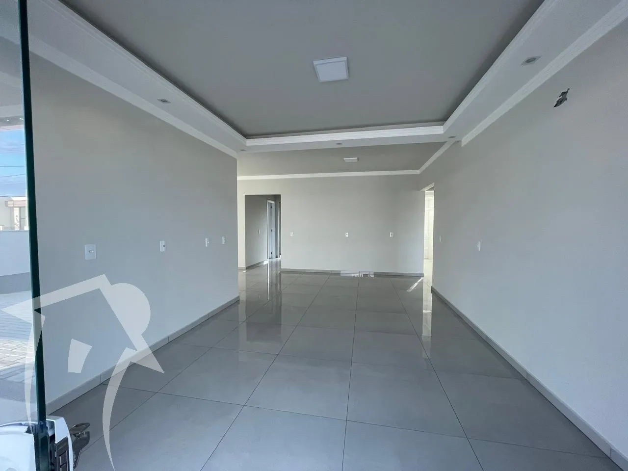 Linda casa sozinha no terreno acabamento impecável — foto 7