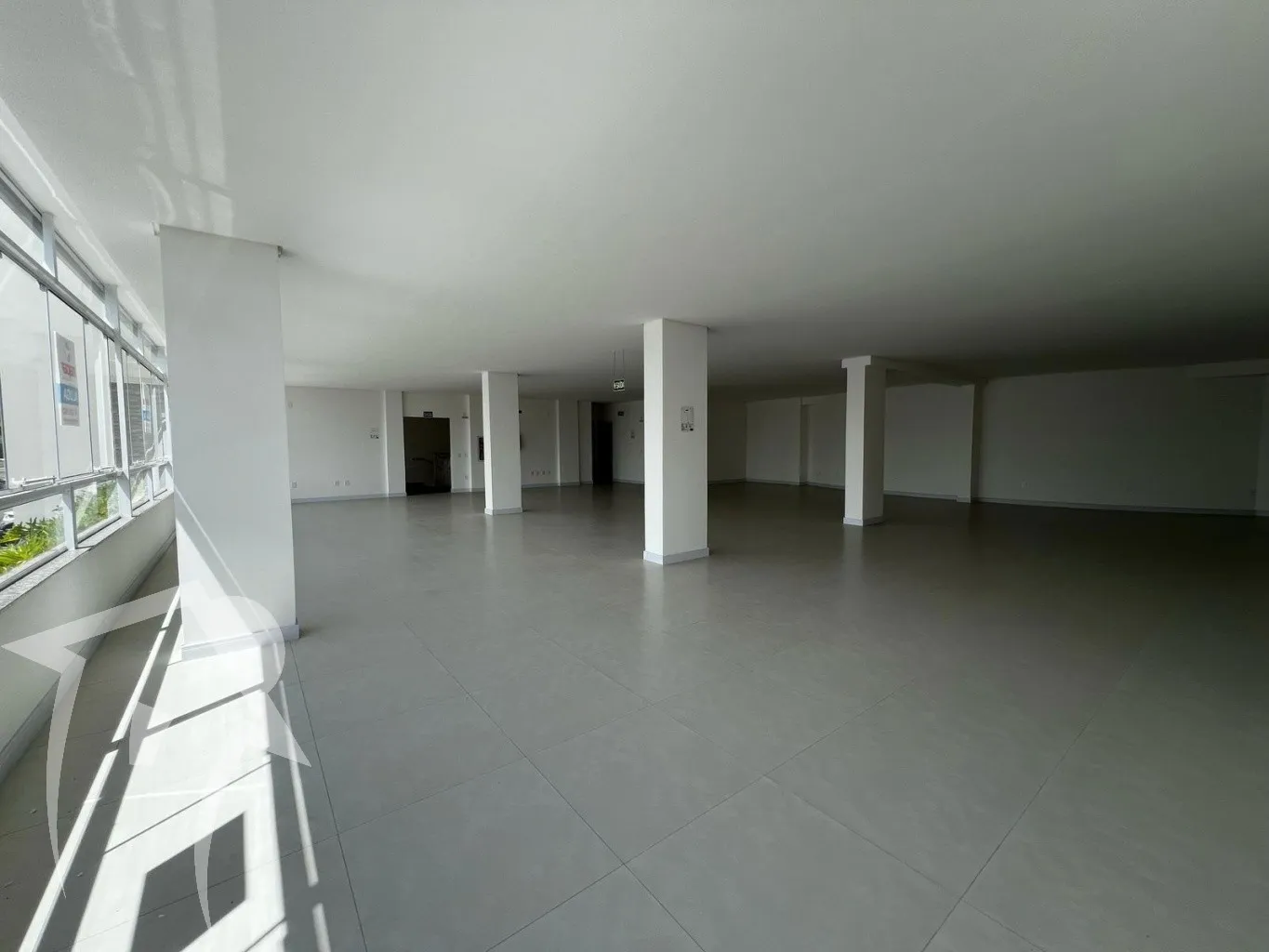 Ótima sala comercial Bairro Nações Indaial - foto 1