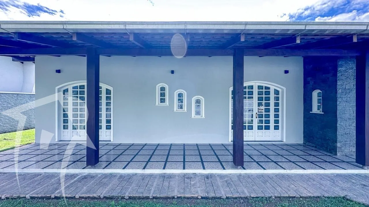 Casa de esquina com piscina, 3 dormitórios localizado na cidade de Ascurra sc — foto 2