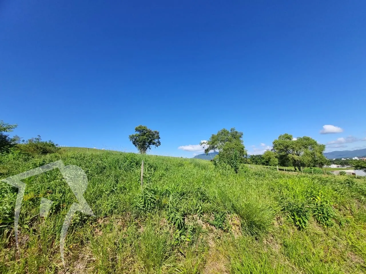 Ótimo terreno com 555 m localizado no bairro Estrada das Areais - foto 1