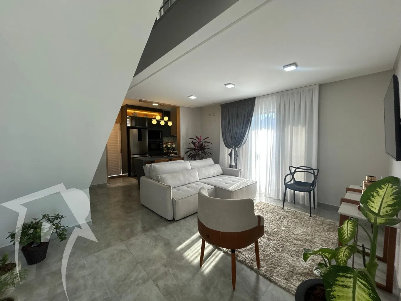 Lindo Sobrado com detalhes de tirar o Folego, 03 dormitórios com suíte e mobiliado — foto 2