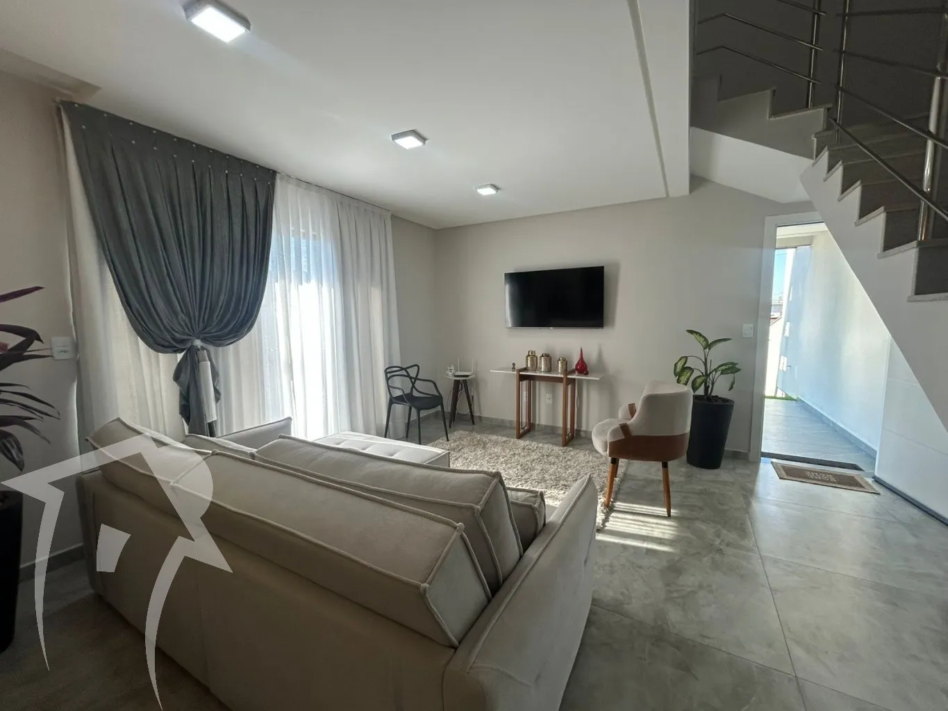 Lindo Sobrado com detalhes de tirar o Folego, 03 dormitórios com suíte e mobiliado — foto 5