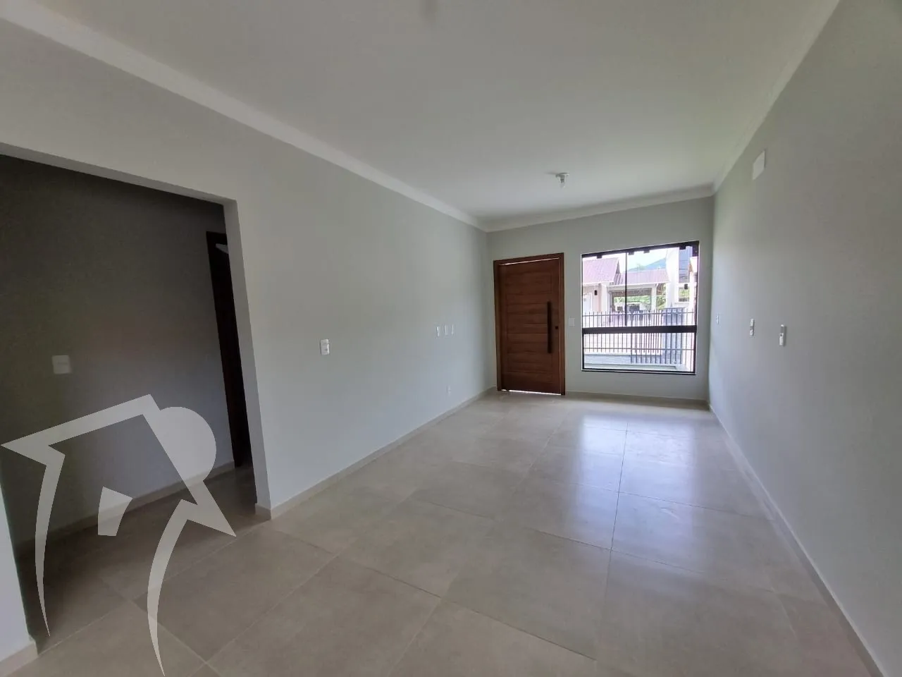 Casa com 3 dormitórios (1 suíte) e amplo terreno no bairro Warnow em Indaial — foto 4