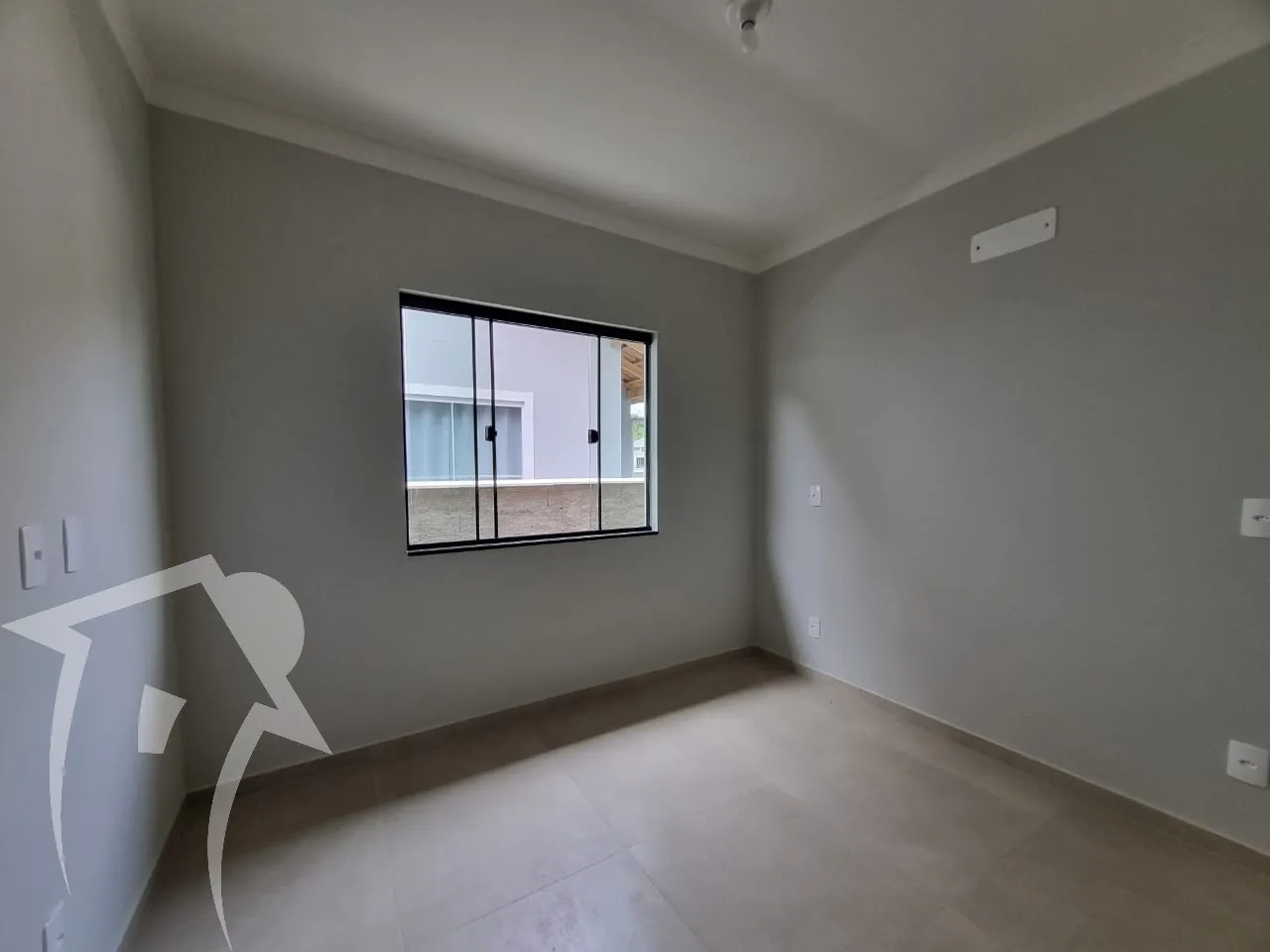 Casa com 3 dormitórios (1 suíte) e amplo terreno no bairro Warnow em Indaial — foto 7