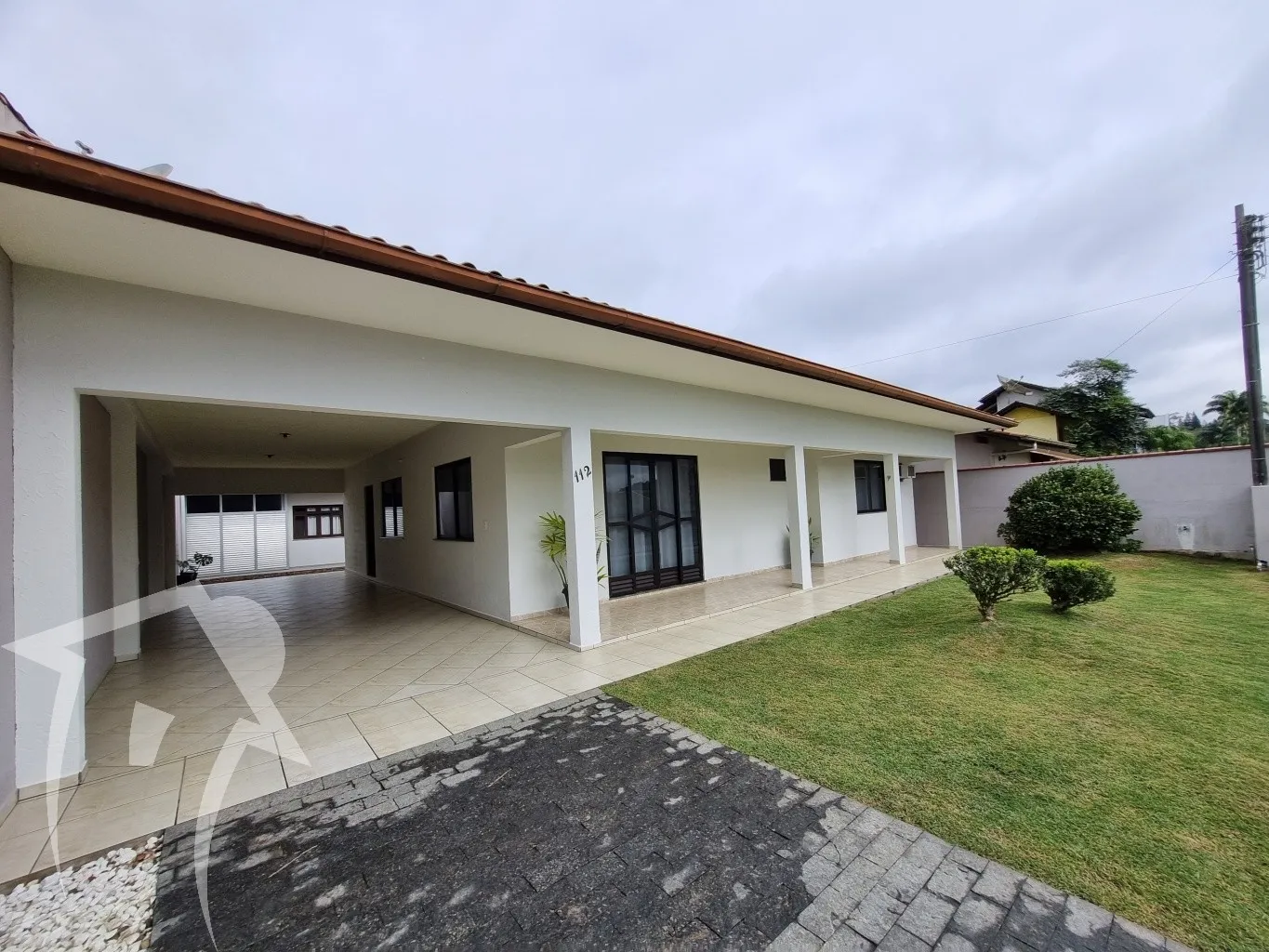 Casa grande com edícula nos fundos em ótima localização — foto 2