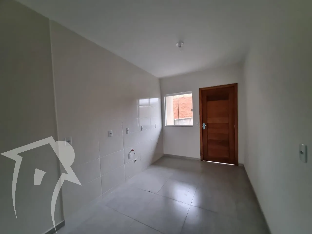 Ótima casa no bairro Arapongas — foto 5