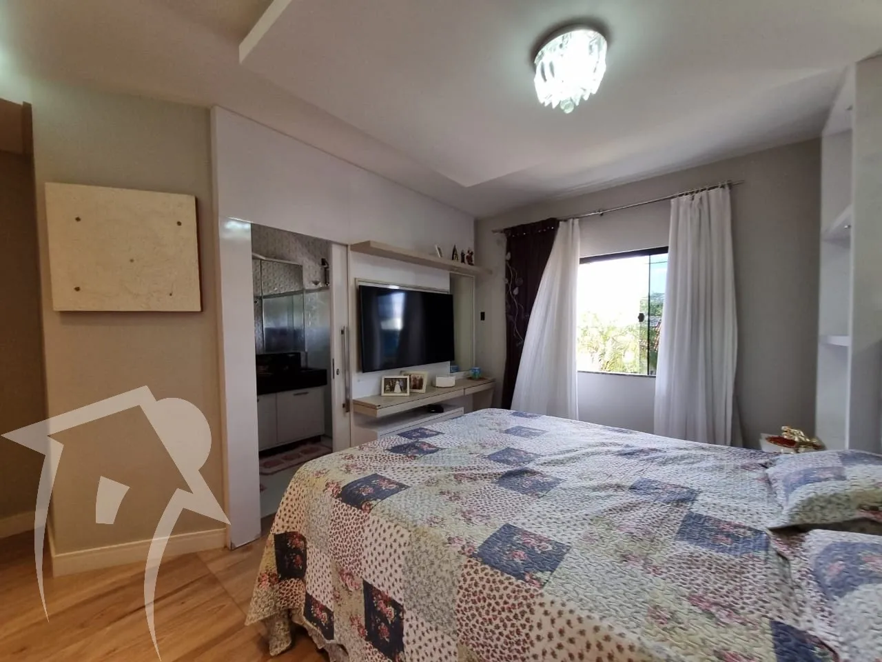 Casa grande com linda área de festas e piscina com hidromassagem — foto 7