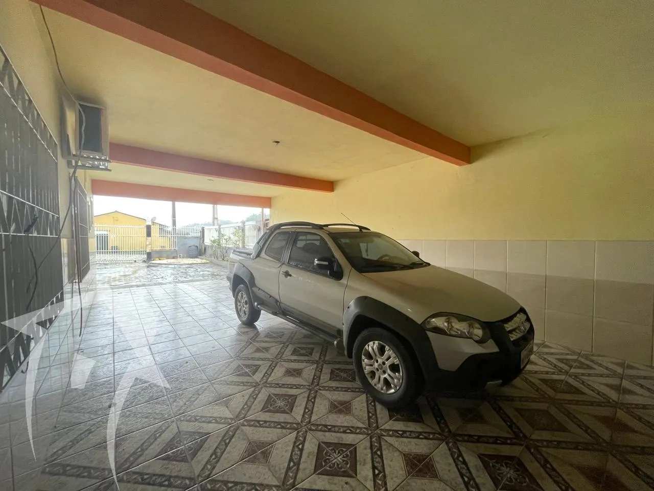 Duas Casas em terreno inteiro de 362m2, com 04 dormitórios, 02 salas, 02 cozinhas, 03 banheiros, com área de festas. Com possibilidade de duas locações. — foto 6