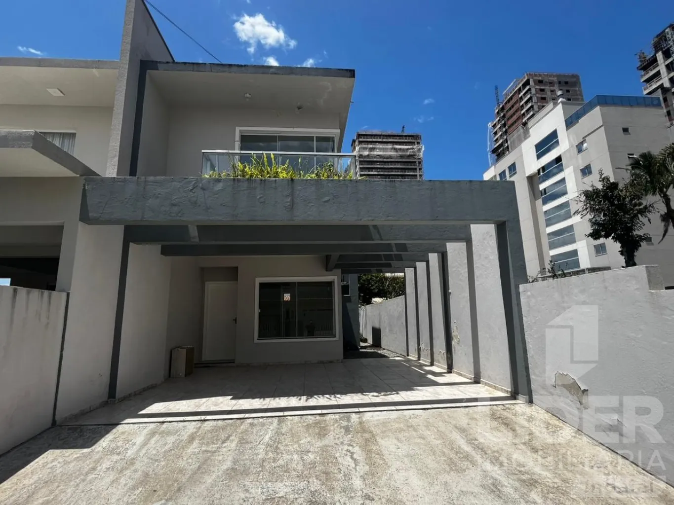 SOBRADO COM 03 QUARTOS - 500MTS DO MAR PEREQUÊ - foto 1