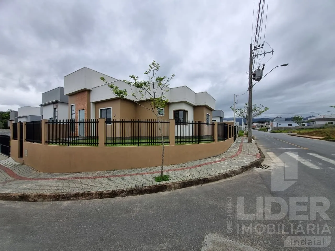 CASA COM 03 QUARTOS - LOT. JARDIM EUROPA — foto 3