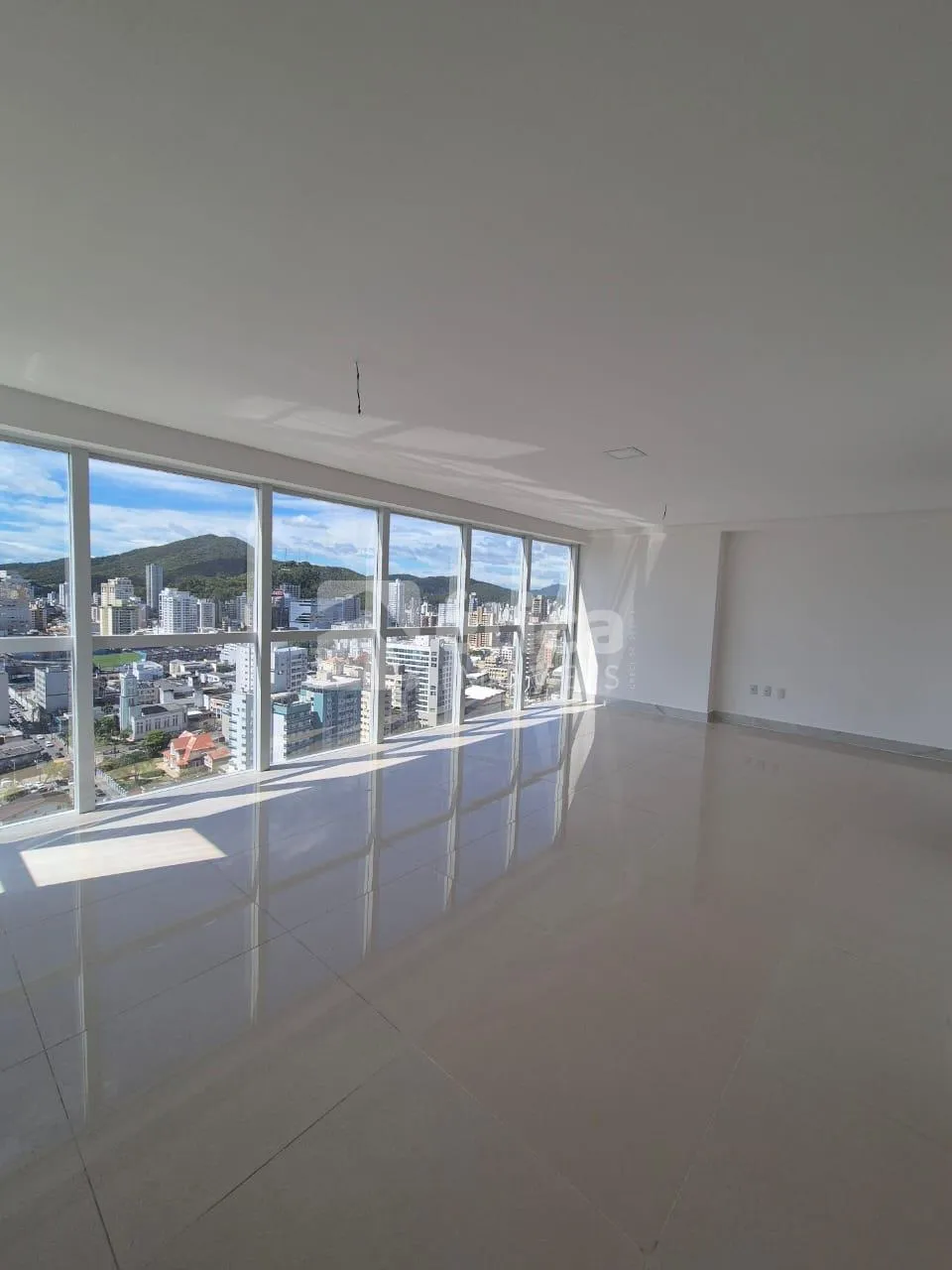 Sala Comercial para Locação no Coração de Itajaí. Vista Panorâmica — foto 4