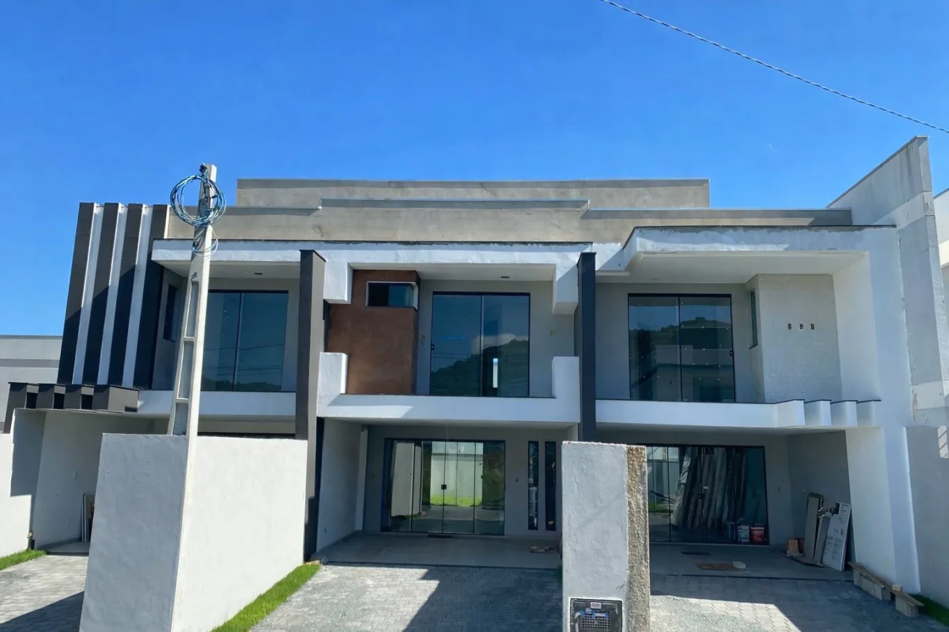 Lindos Sobrados com 3 quartos, no bairro Velha, em Blumenau. - foto 1