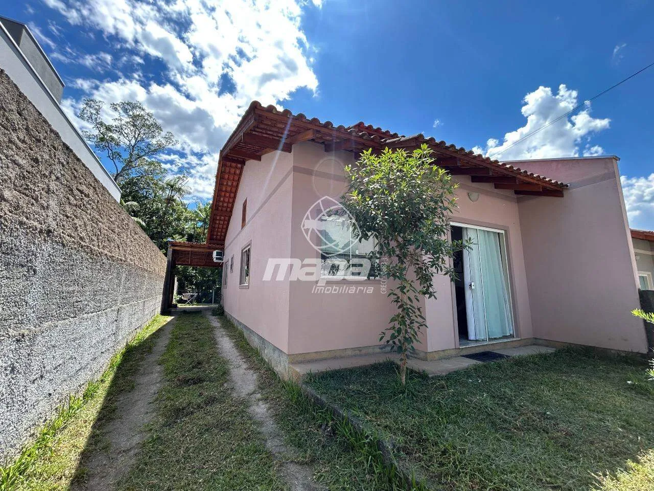 Casa Residencial com 2 Dormitórios em Indaial (Estrada das Areias) - Financiamento Sim - foto 1