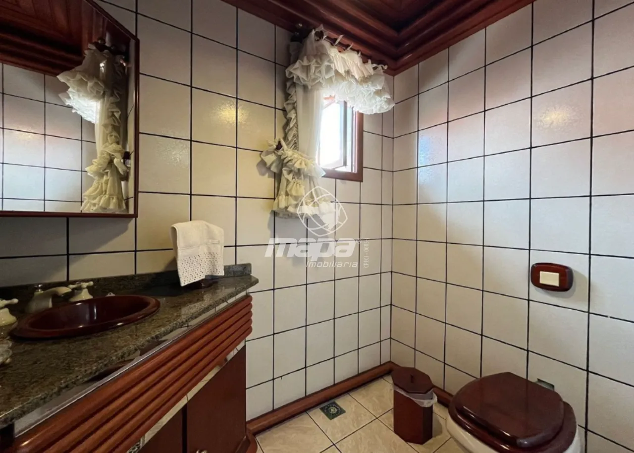 Casa à venda em Timbó Bairro Capitais 4 vagas, 2 suítes, piscina e área externa ampla — foto 3