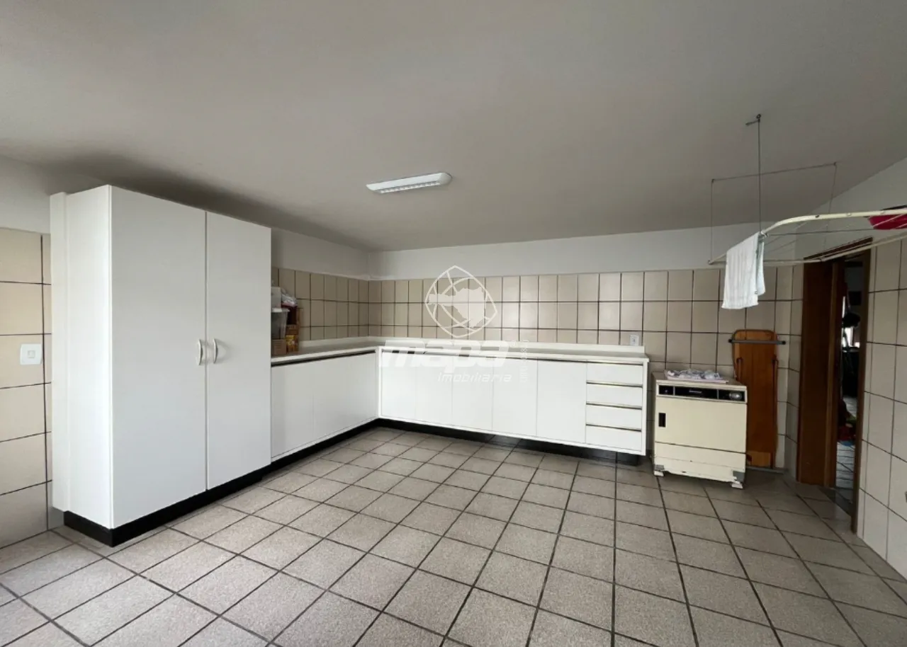 Casa à venda em Timbó Bairro Capitais 4 vagas, 2 suítes, piscina e área externa ampla — foto 7