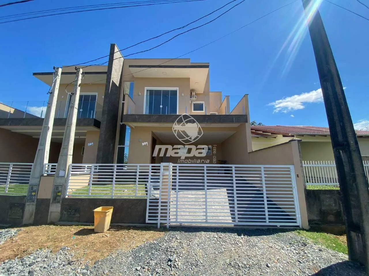 Ótimo sobrado com Piscina - foto 1