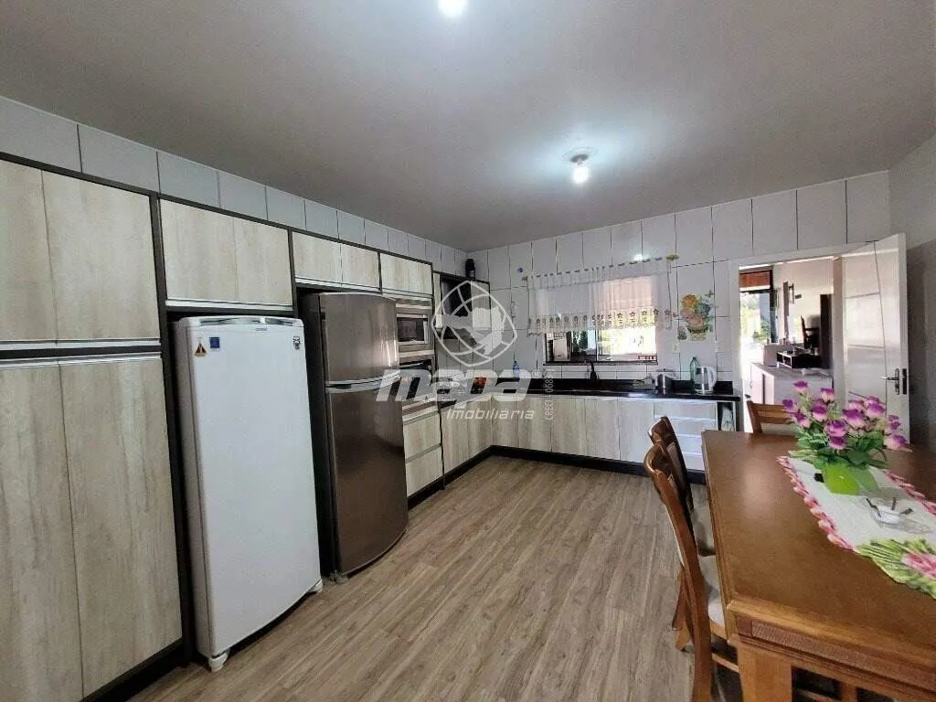 Casa de Dois Andares à Venda - Próxima ao Centro — foto 3