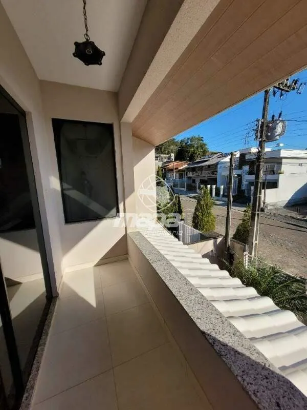Casa de Dois Andares à Venda - Próxima ao Centro — foto 7