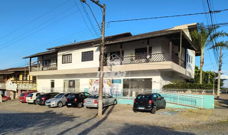 Prédio à venda, 6 quartos, 2 suítes, 1 vaga, Carijós - Indaial/SC - foto 1