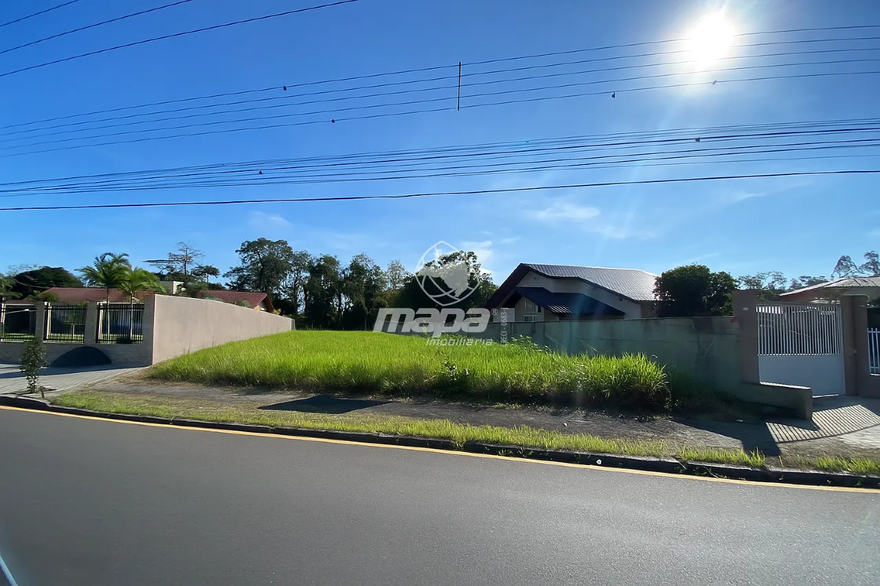 Terreno 100 plano, com fundos para o rio benedito. - foto 1