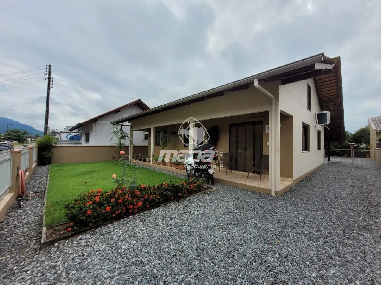 Casa com amplo espaço de terreno - foto 1