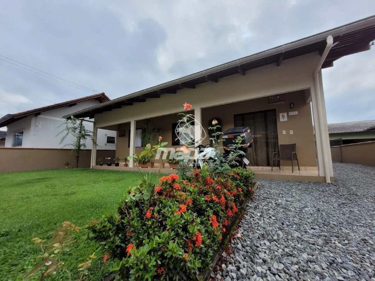 Casa com amplo espaço de terreno — foto 2