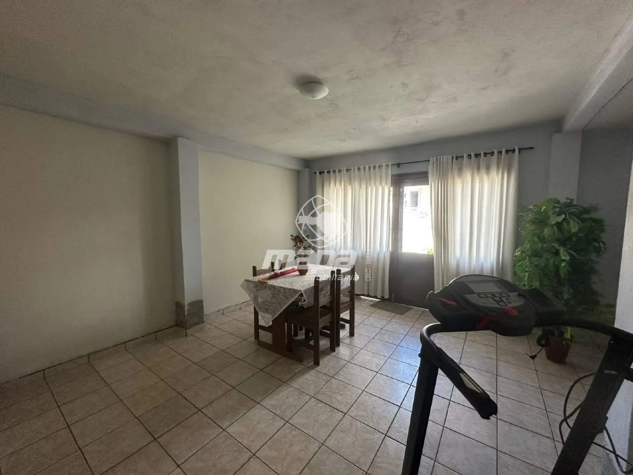 Casa Espaçosa em Localização Privilegiada — foto 5