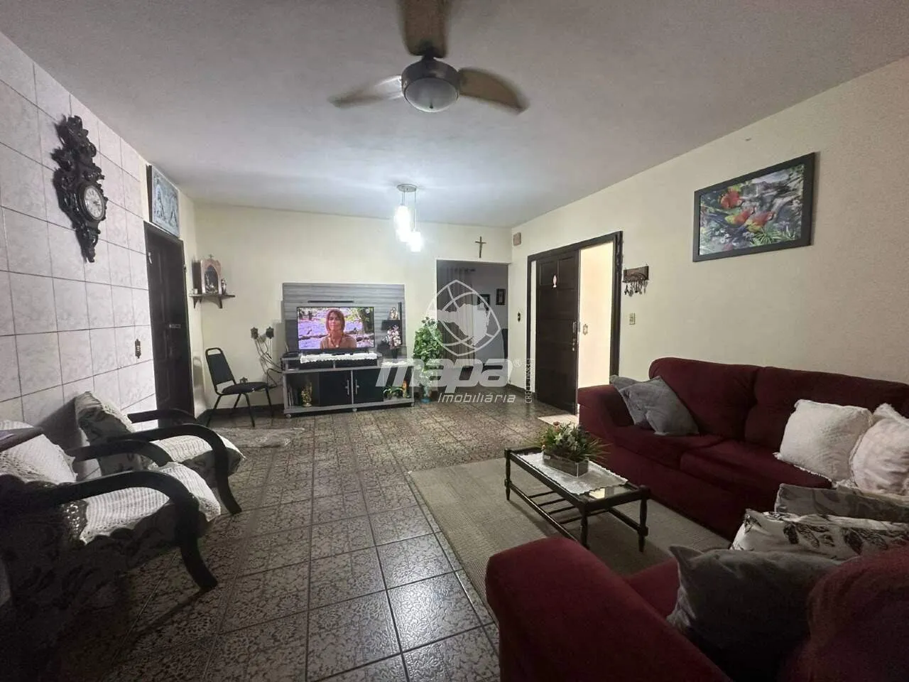 Casa Espaçosa em Localização Privilegiada — foto 6