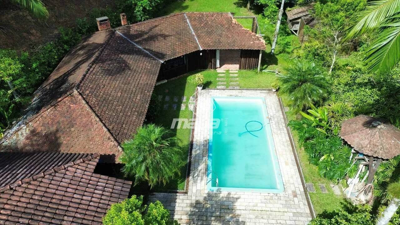 Ampla casa com linda área de natureza. - foto 1