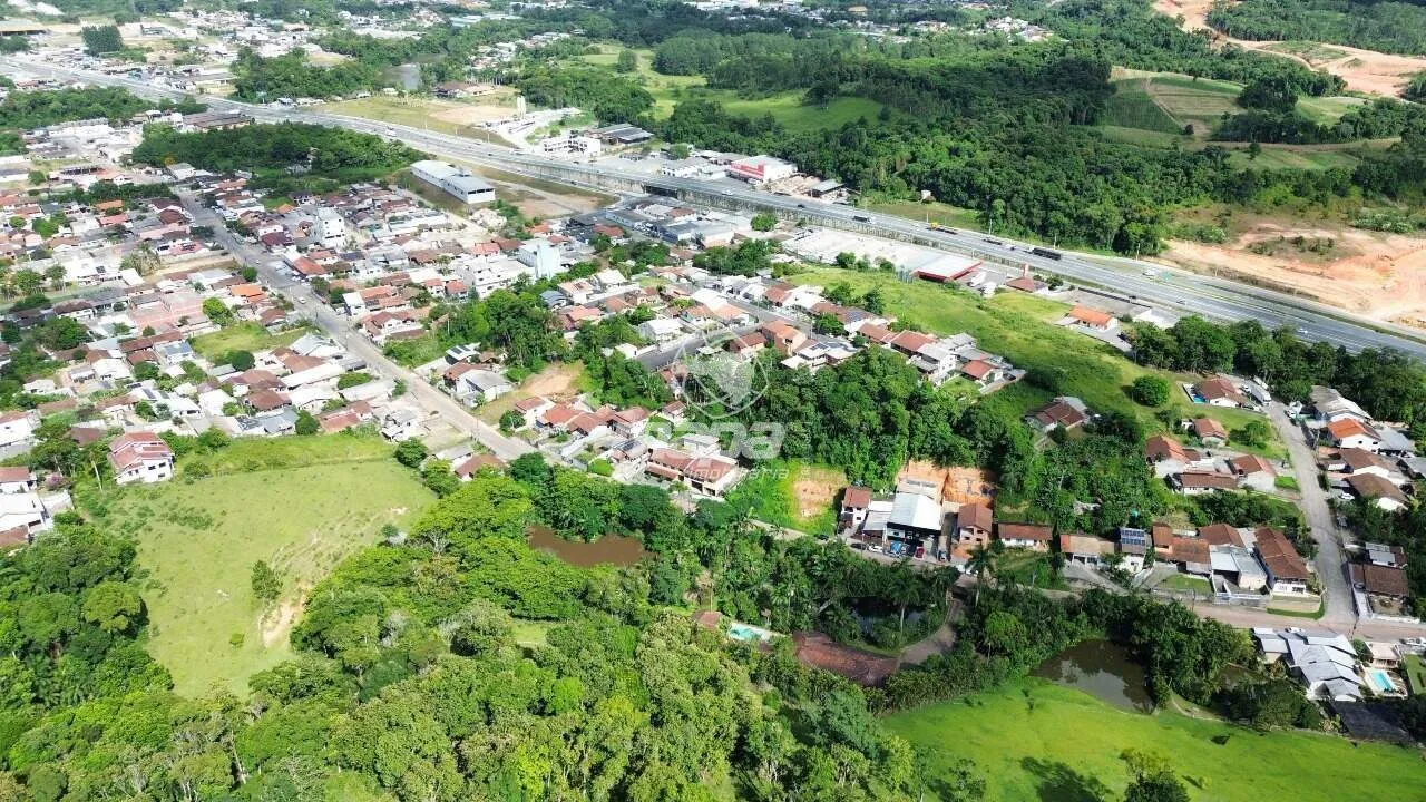 Ampla casa com linda área de natureza. — foto 2