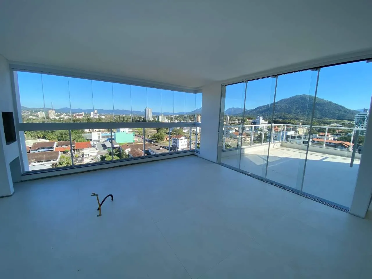 Apartamento à venda, 3 quartos, 3 suítes, 2 vagas, Centro - Timbó/SC - foto 1