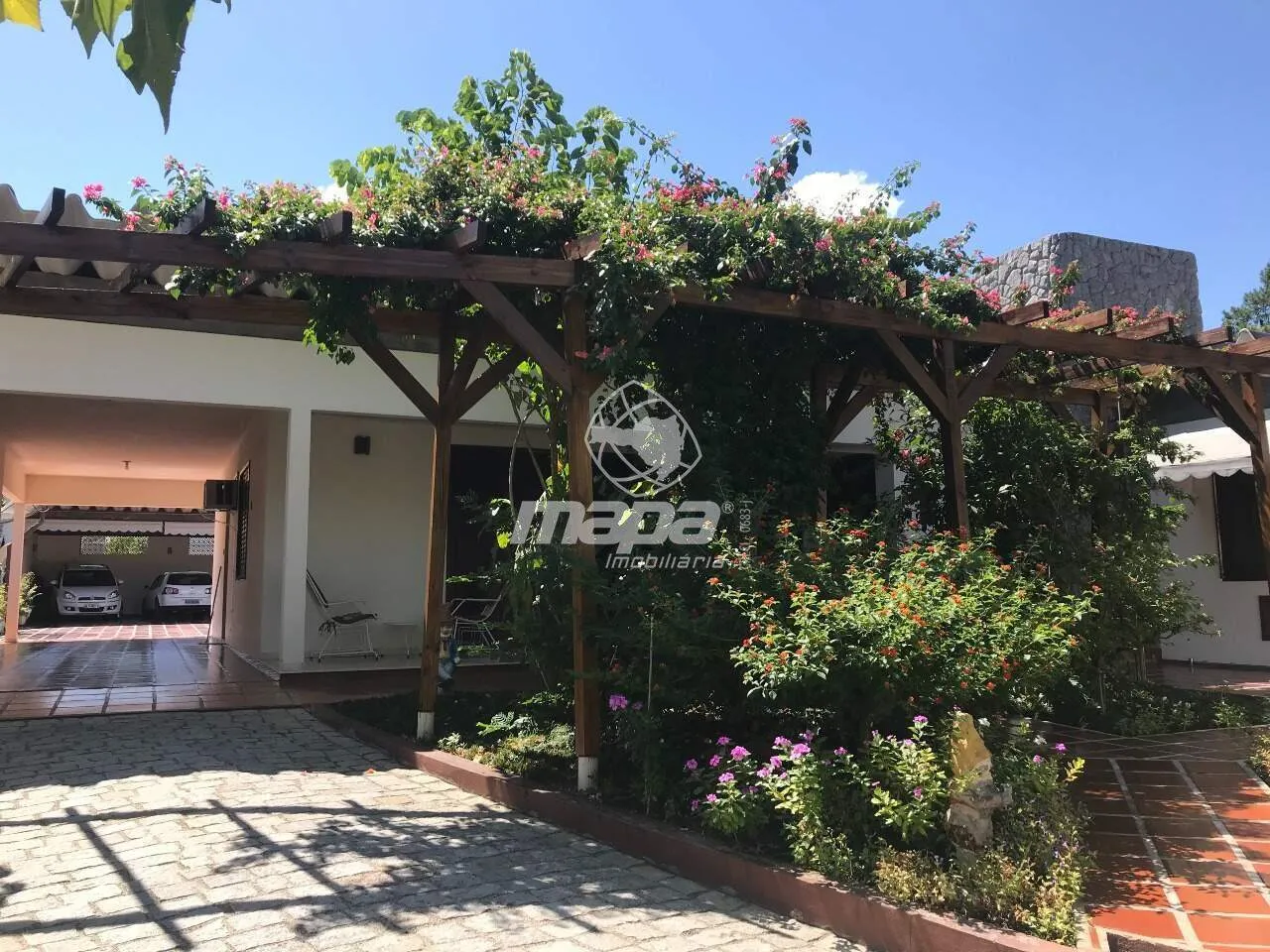 Amplo Imóvel para construção de condomínio residencial ou estabelecimento comercial em região central. — foto 2