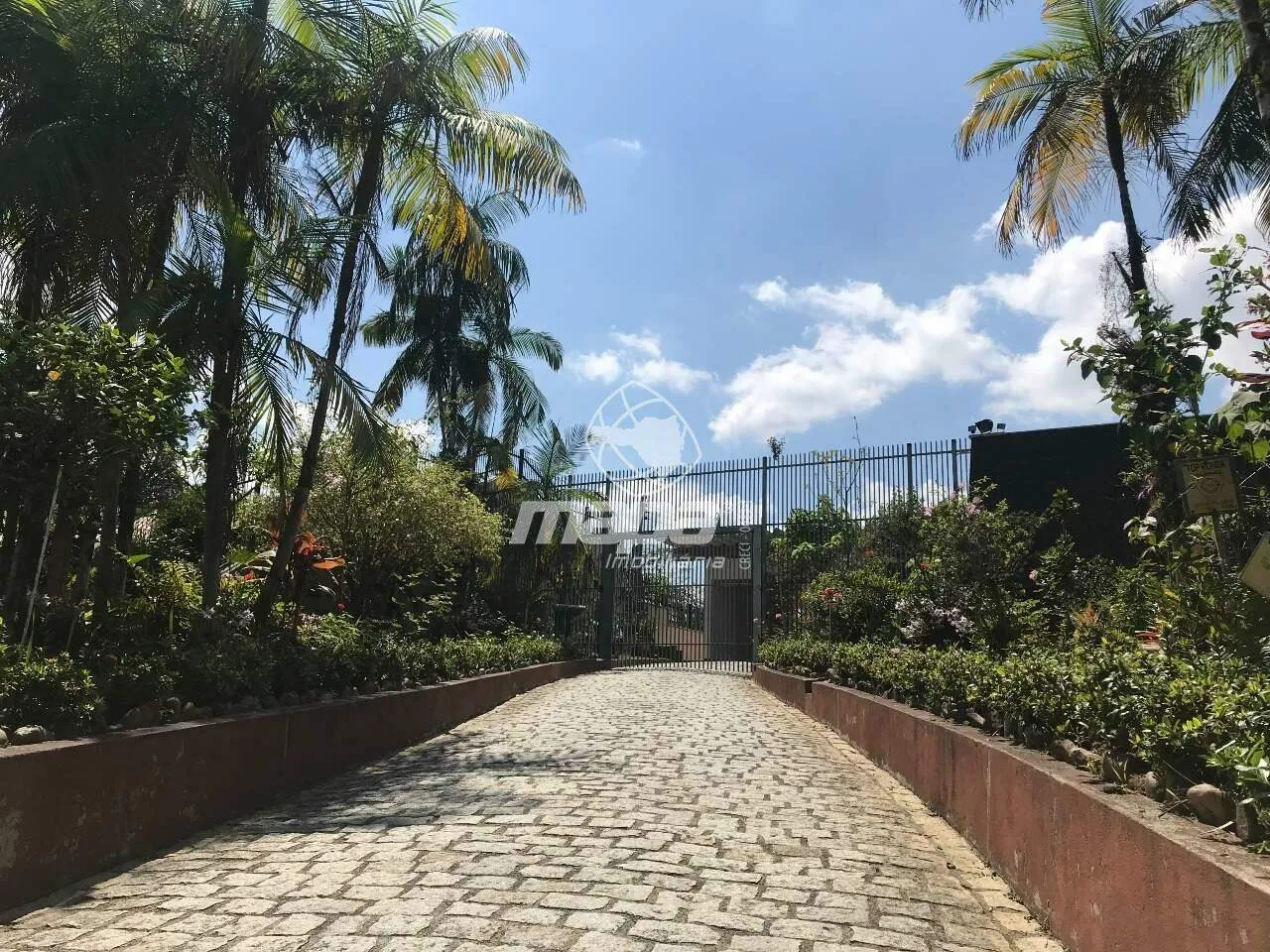 Amplo Imóvel para construção de condomínio residencial ou estabelecimento comercial em região central. — foto 3