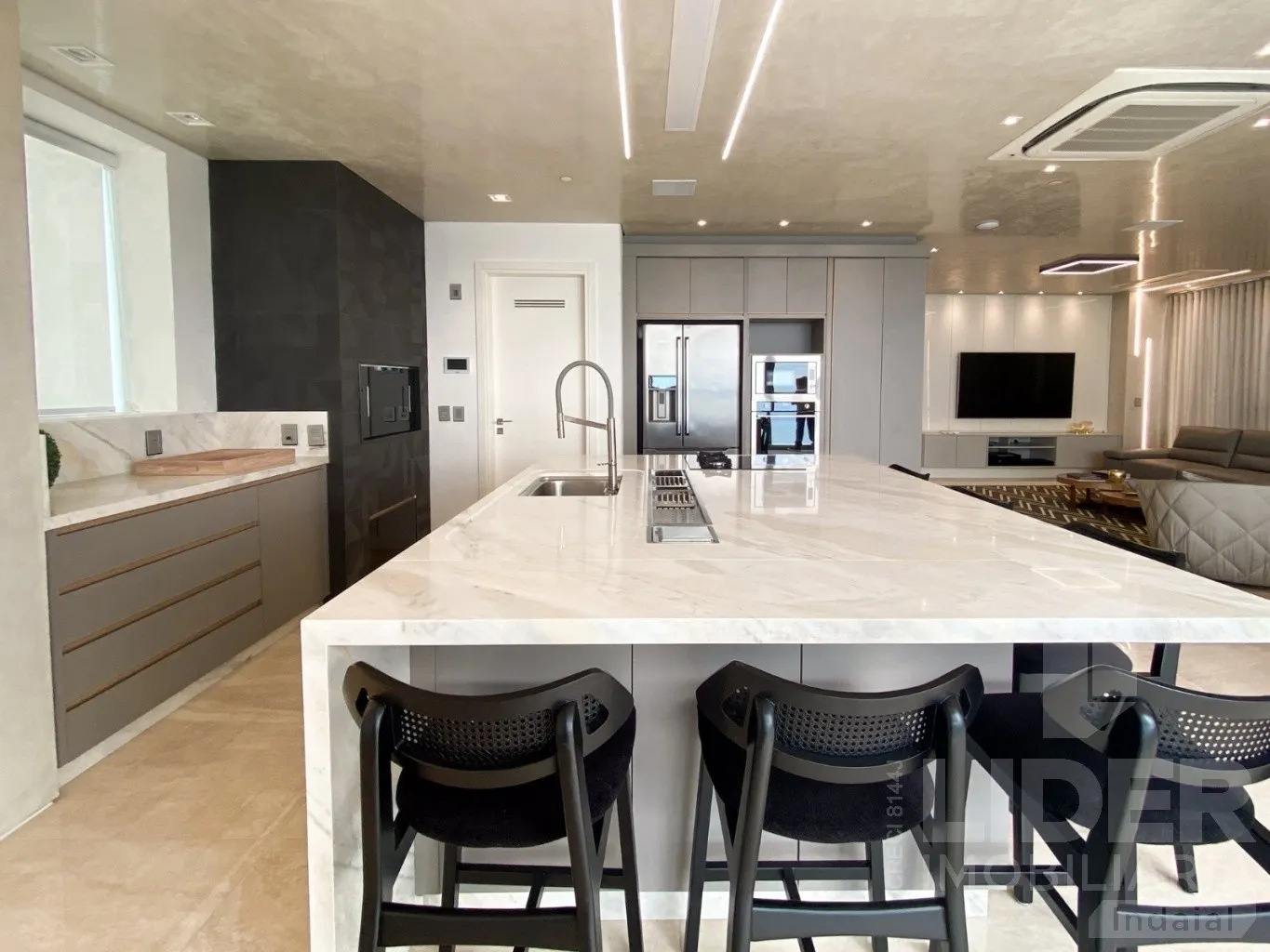 Apartamento frente mar à venda em Balneário Camboriú com 3 suítes — foto 5