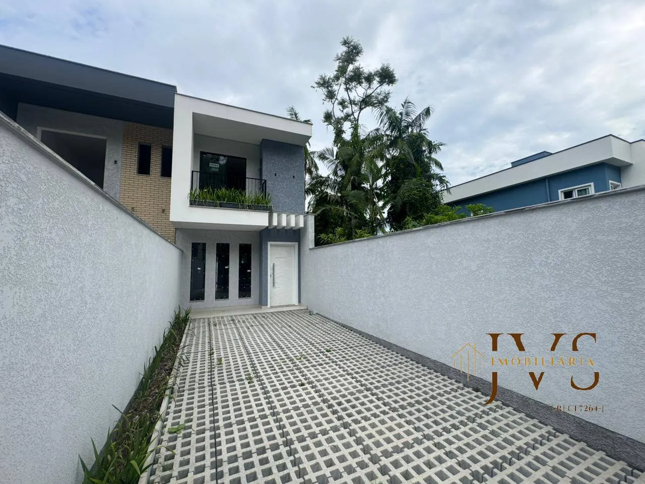 Sobrado com 2 suítes Novo com Piscina à Venda - Bairro Testo Salto - foto 1
