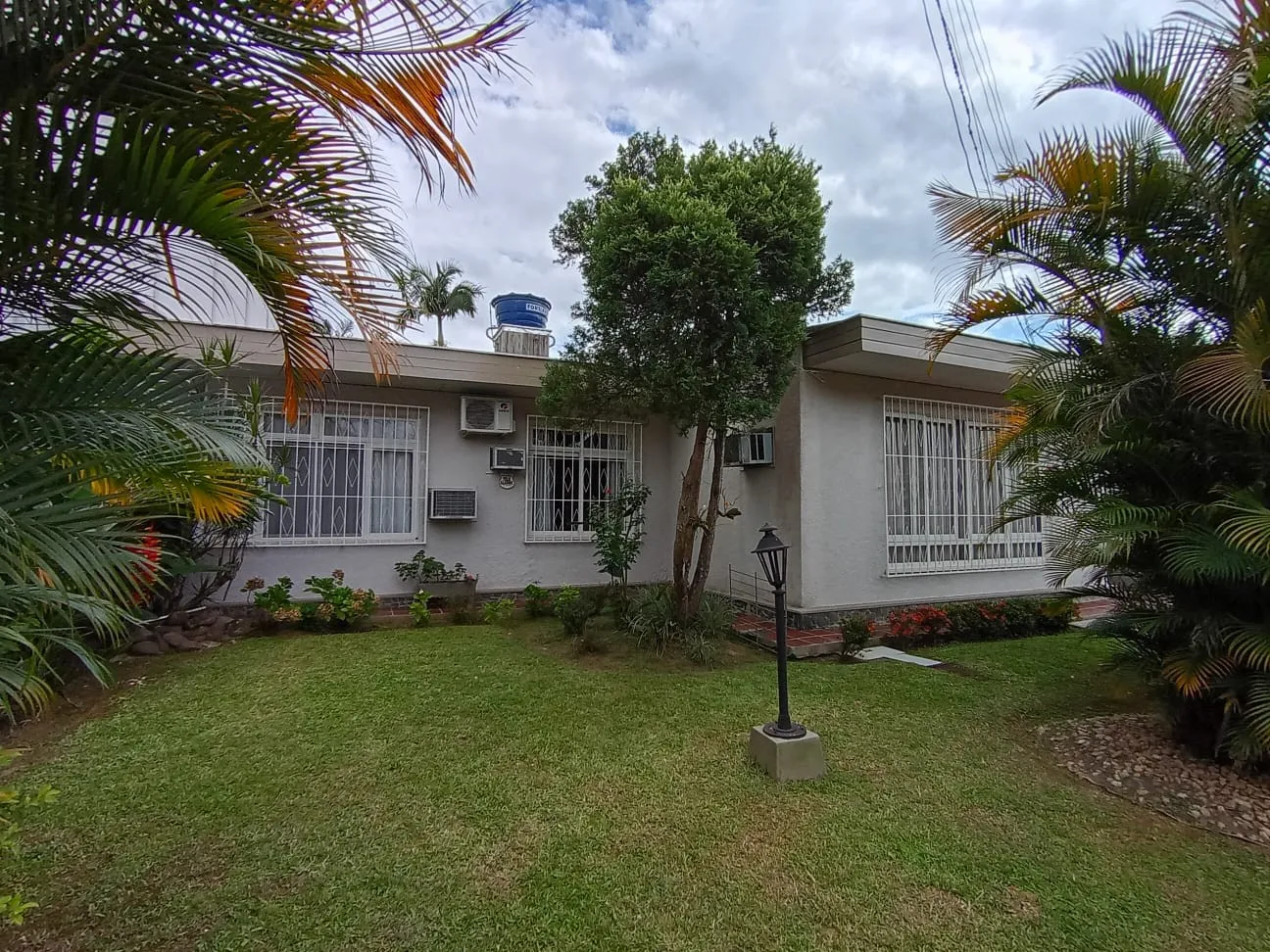 Casa · à venda · 4 quartos · 245m² · Garcia, Blumenau