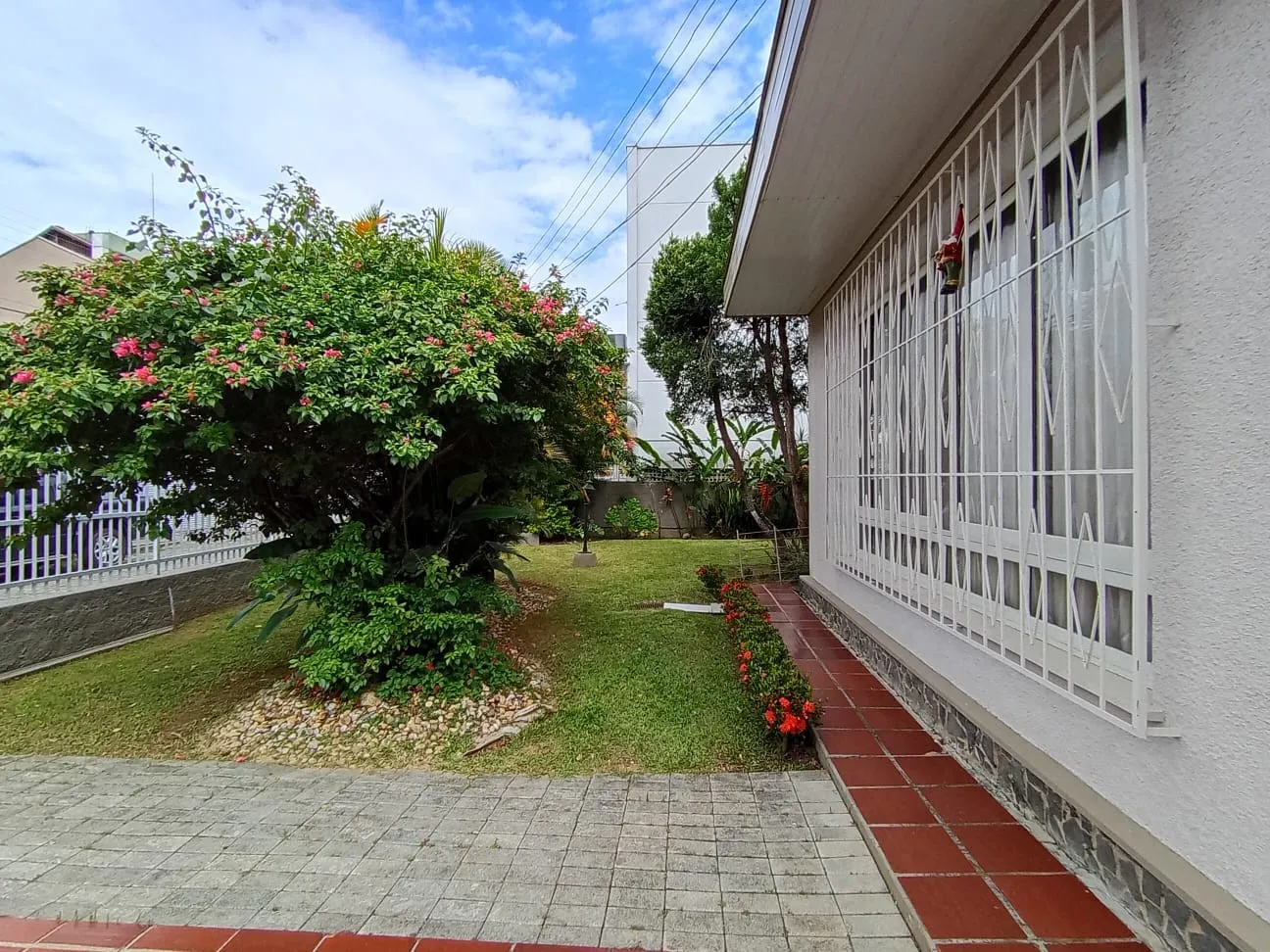 Casa · à venda · 4 quartos · 245m² · Garcia, Blumenau