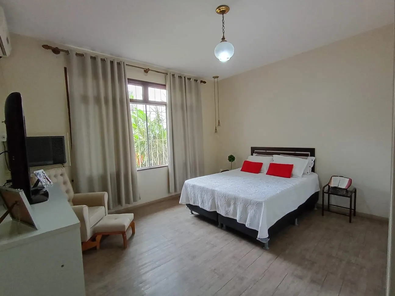 Casa · à venda · 4 quartos · 245m² · Garcia, Blumenau