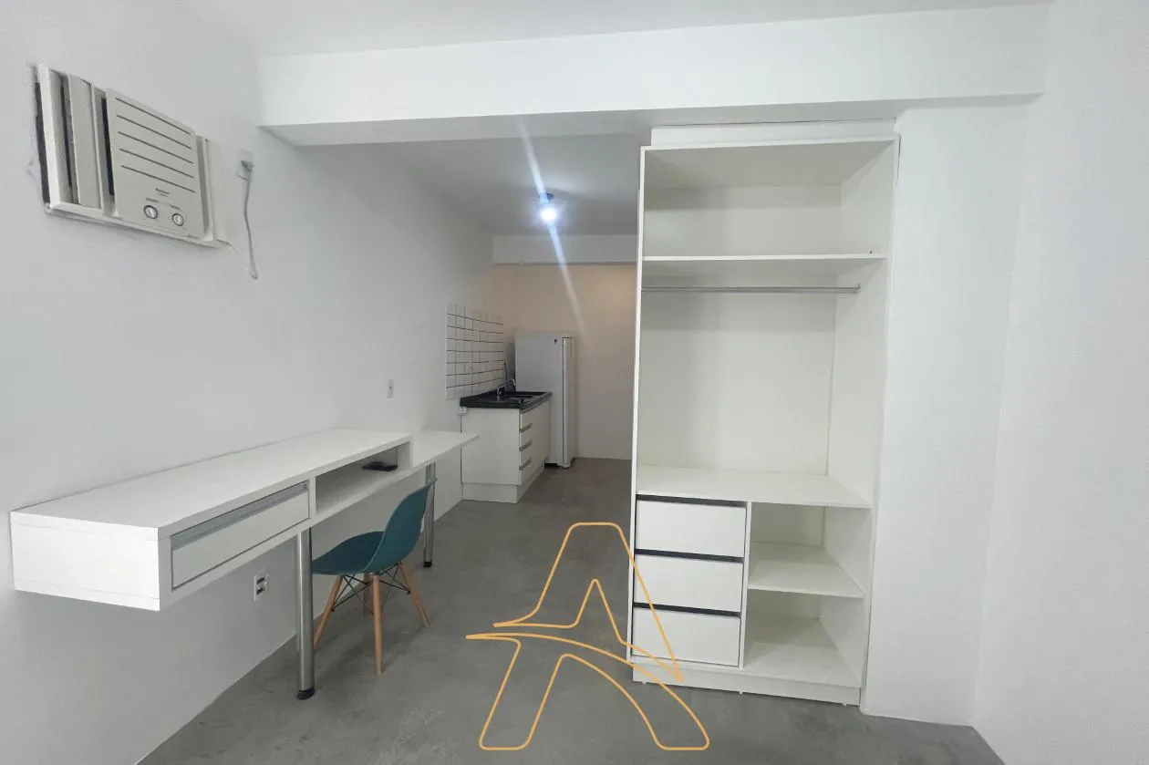 Apartamento Semi Mobiliado com 1 Dormitório no Bairro Água Verde - foto 1