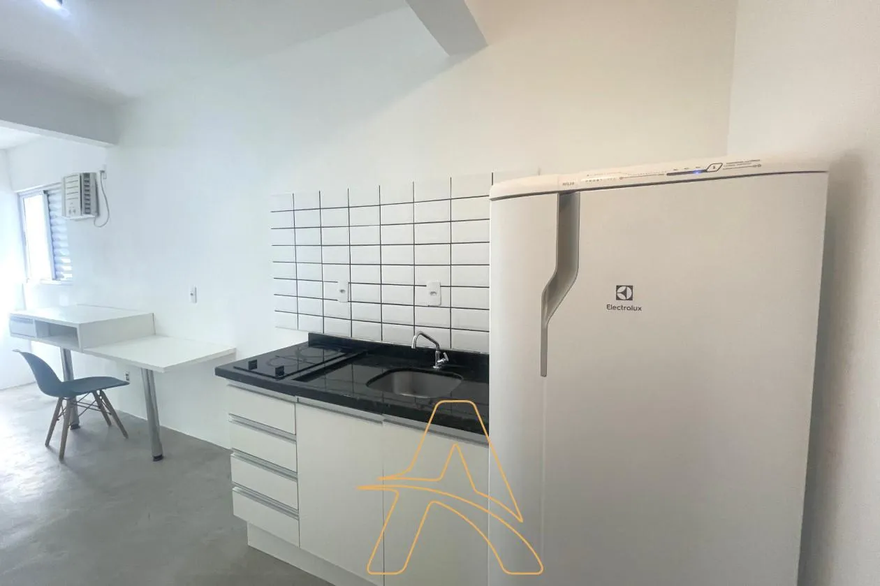 Apartamento Semi Mobiliado com 1 Dormitório no Bairro Água Verde — foto 2
