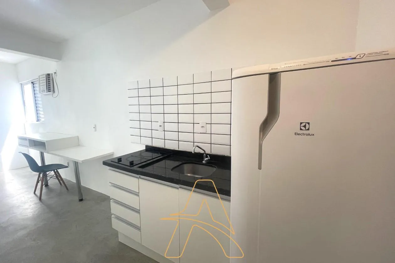 Apartamento Semi Mobiliado com 1 Dormitório no Bairro Água Verde — foto 3
