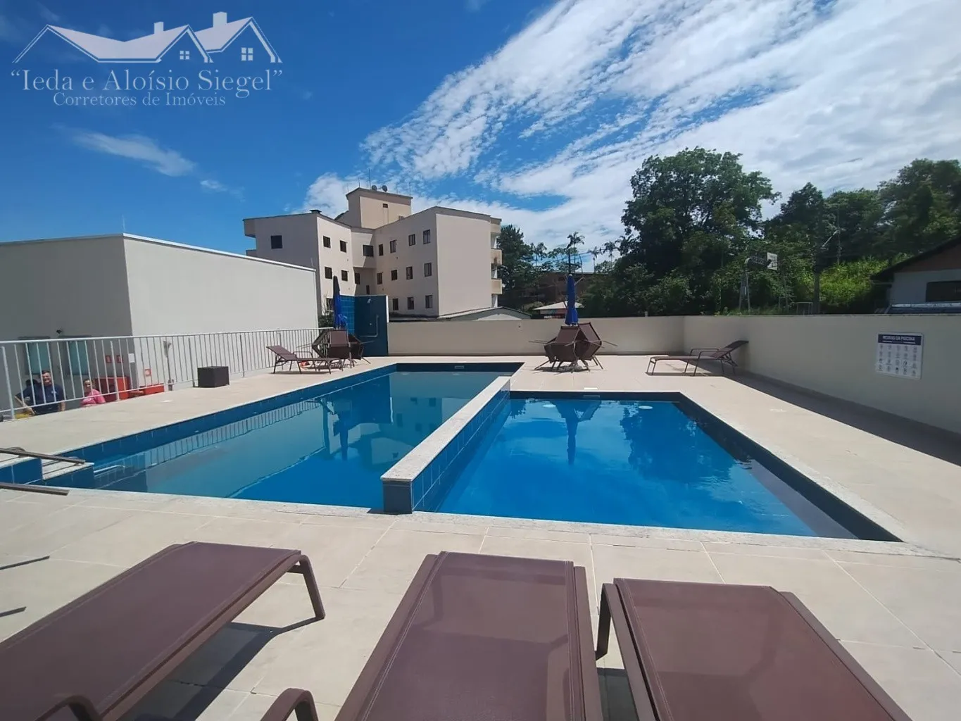 Apartamento 02 Dormitórios Bairro Água Verde - Blumenau/SC Ref. 1593 — foto 2