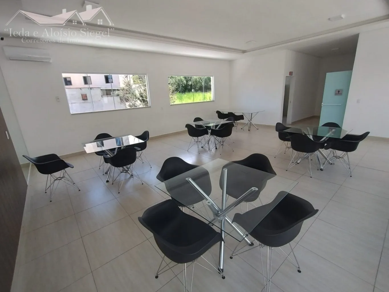 Apartamento 02 Dormitórios Bairro Água Verde - Blumenau/SC Ref. 1593 — foto 4
