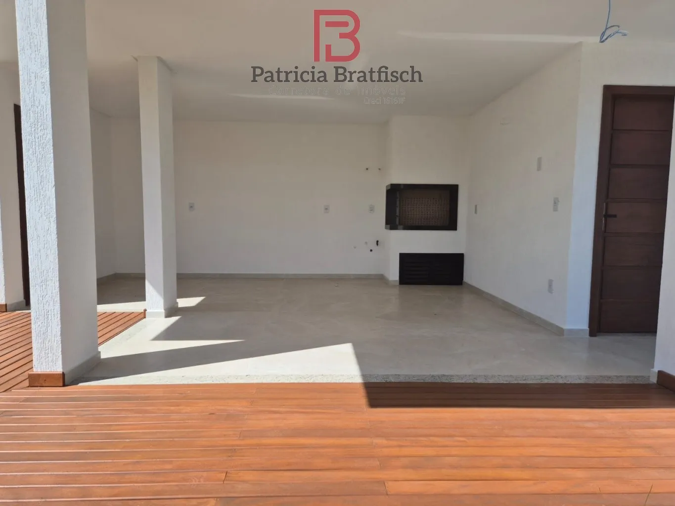 Maravilhoso sobrado triplex, com 03 suítes, área de festas e 04 vagas garagem. Localizado no Bairro Escola Agrícola. — foto 6