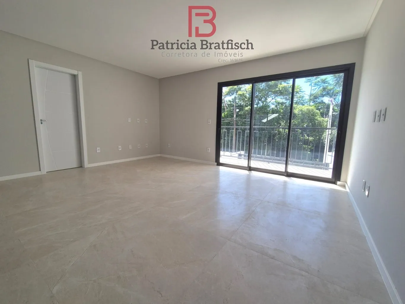 Maravilhoso sobrado triplex, com 03 suítes, área de festas com piscina. Localizado no Bairro Escola Agrícola. — foto 5