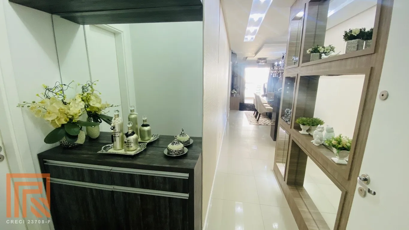 Apartamento totalmente mobiliado com 3 dormitórios sendo 1 suíte, 2 vagas de garagem individuais! — foto 3